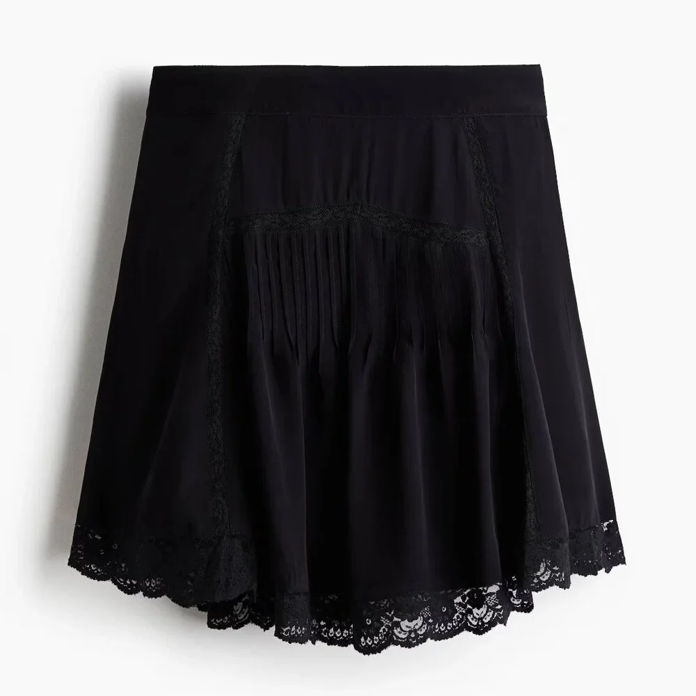 (NWT) H&M - black pintuck and lace detail mini skirt - Picture 2 of 4
